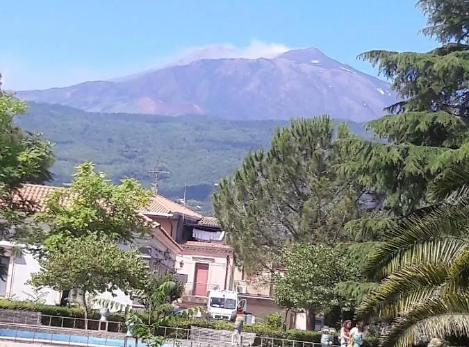 La Piazzetta * Linguaglossa